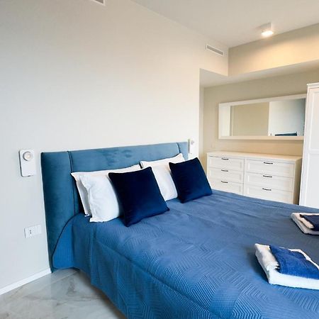 Seafront Modern Farmont Acquamarine Suite Кіоджа Екстер'єр фото