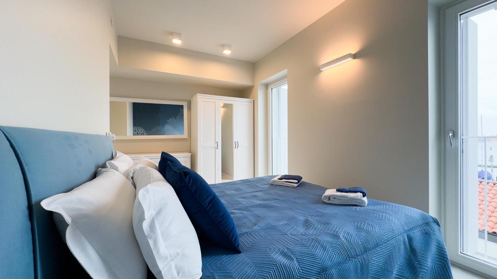 Seafront Modern Farmont Acquamarine Suite Кіоджа Екстер'єр фото