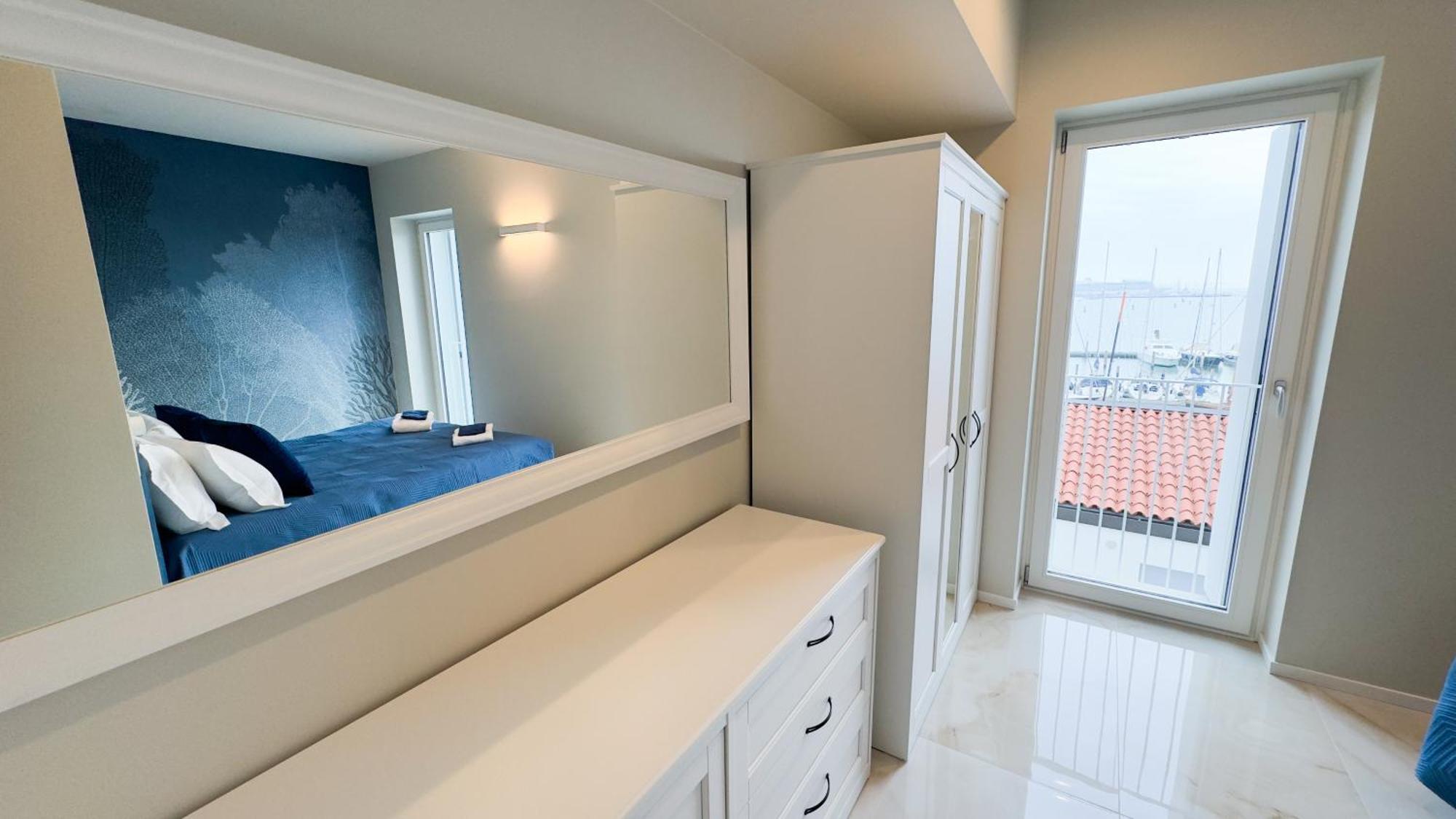 Seafront Modern Farmont Acquamarine Suite Кіоджа Екстер'єр фото